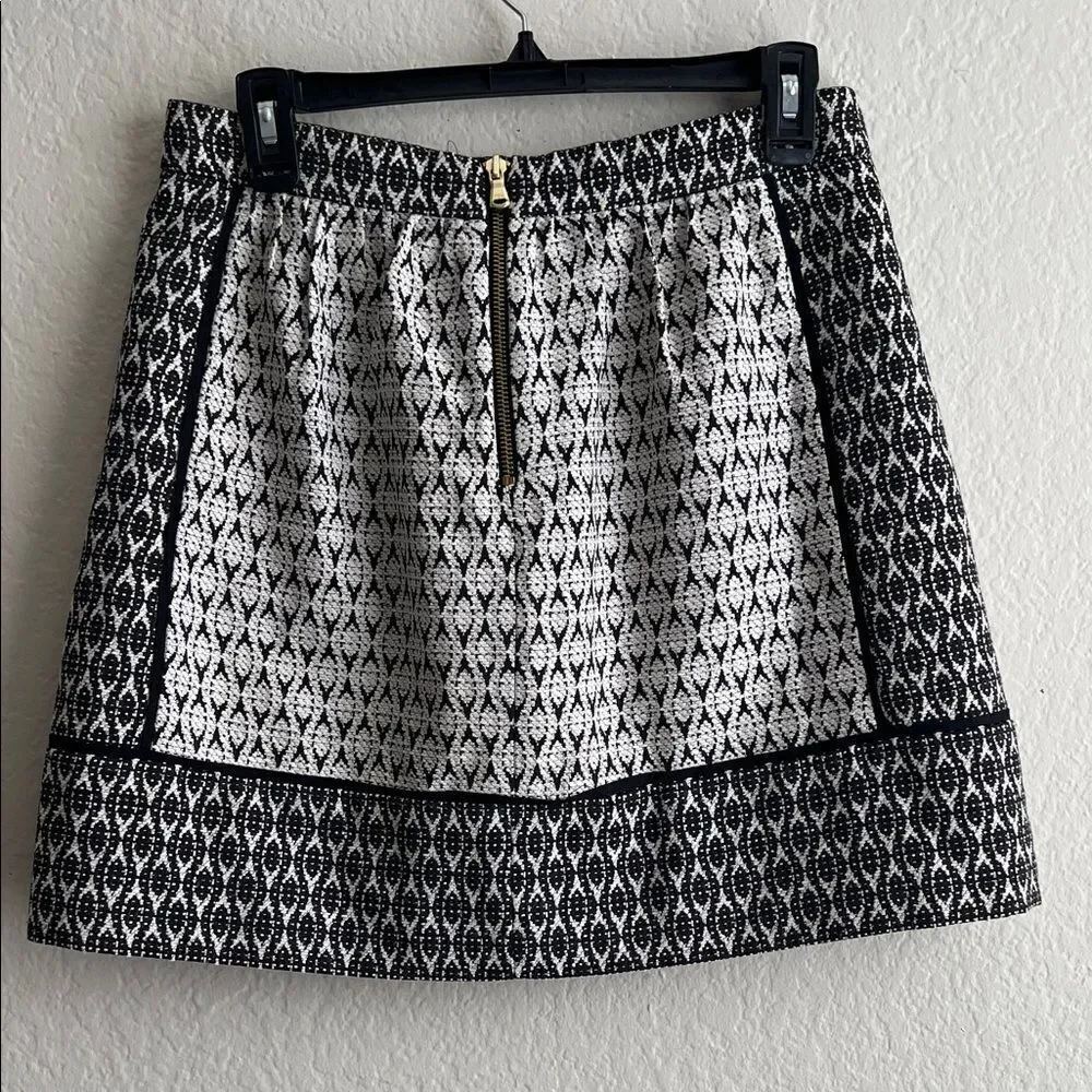 J. Crew Textured Pencil Skirt in Matelassé Textured Ivory Cream in Size 6